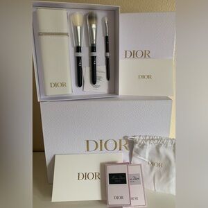 𝐏𝐑𝐈𝐂𝐄 𝐅𝐈𝐑𝐌 🎀 Dior makeup brush set